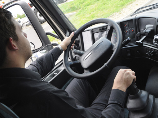 GPS trackers can capture working hours directly from the tachograph in real time